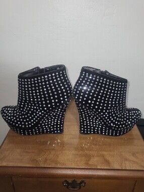 STUDDED PLATFORM DRESS SHOES (Size 8)